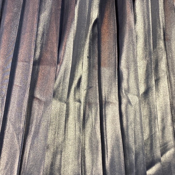 Helene Berman London Metallic Pleated Skirt- Size 16 - Picture 10 of 11